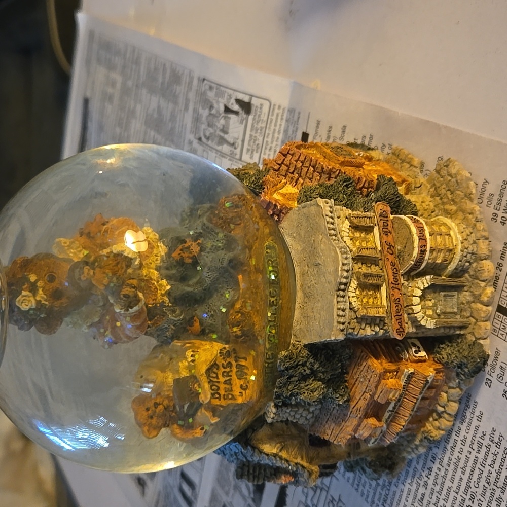 Boyds Bears Globe with Rustic Village Base
